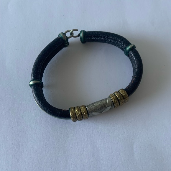 Exotic Cuff Bangle Gold, Silver Leather Bracelet - Picture 2 of 4